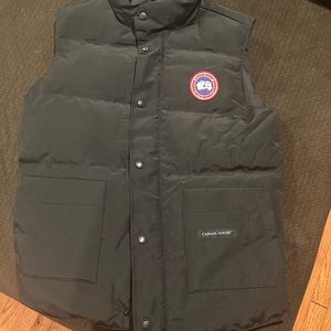 BRAND NEW Canada Goose men’s vest! Never worn.